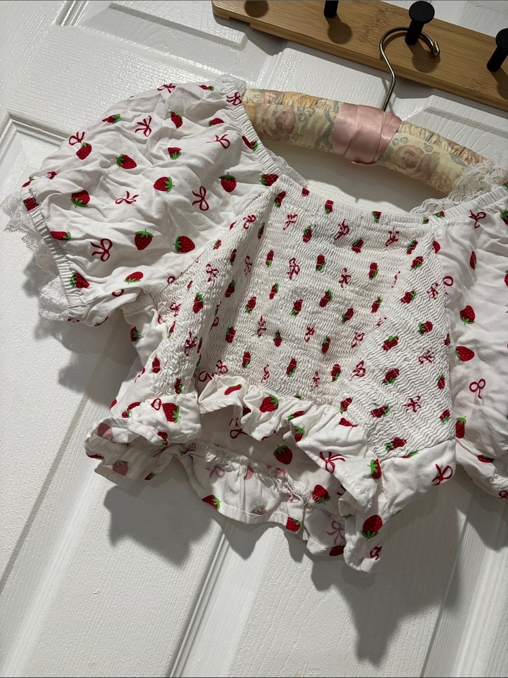 White Strawberry Print Puff-Sleeve Crop Top - Picture 7 of 7